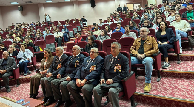 Alaşehir'de öğrencilerle buluşan gaziler,anılarını paylaştı