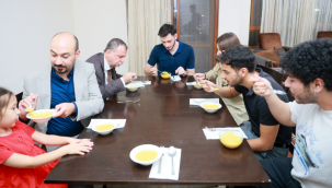 Başkan Balaban öğrenci evine konuk oldu