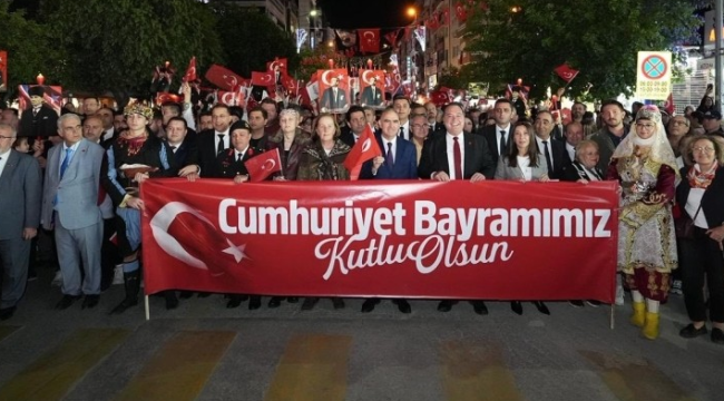 Büyük Yürüyüşe binlerce Manisalı katıldı