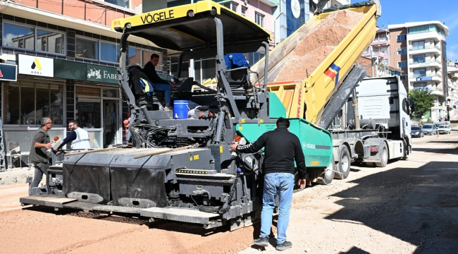  Büyükşehir Demirci'de dokunulmadık cadde, mahalle, sokak bırakmadı