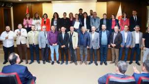 CHP Manisa İl Başkanı Özalper,mazbatasını aldı