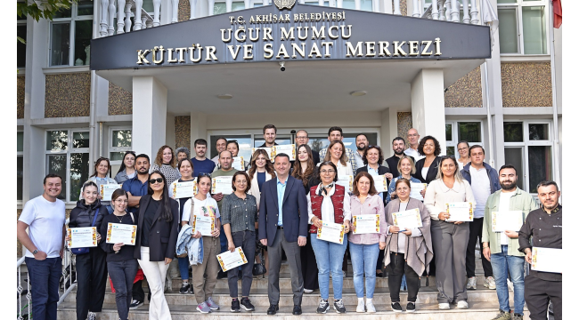 Dijitalleşen Akhisar eğitim toplantısına başkan Kayserili 'de katıldı