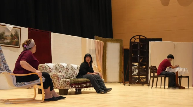 Ekrem Gürel kültür merkezimizde tiyatro perdesi açıldı