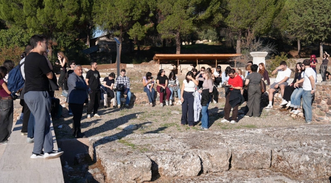 İTÜ'lü öğrenciler Sardes antik kenti'ni ziyaret etti