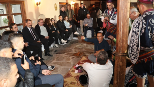 Kula'da gençlerle kültürel farkındalık ve yaren gecesi buluşması