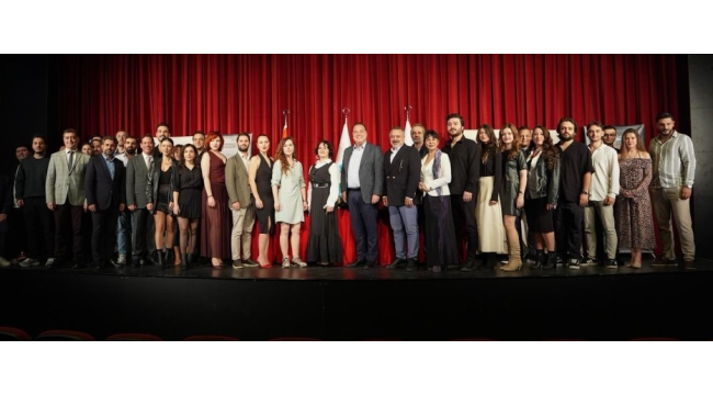 Manisa büyükşehir belediyesi şehir tiyatrosu perdelerini 'Romeo ve Juliet' açıyor