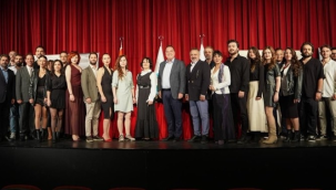 Manisa büyükşehir belediyesi şehir tiyatrosu perdelerini 'Romeo ve Juliet' açıyor