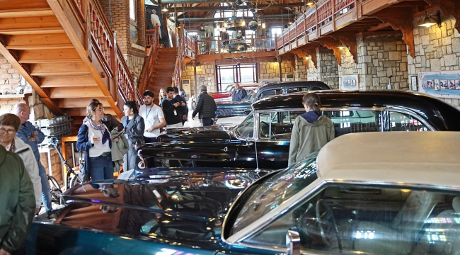 Mimarla birlikte başkan Kayserili araç müzesini gezdi