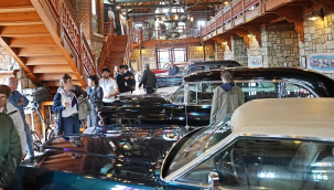 Mimarla birlikte başkan Kayserili araç müzesini gezdi