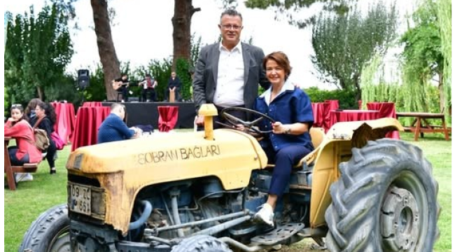 Öküzcüoğlu Sobran bağlarında,Philadelphia üzüm ve sokak sanatları şenliğinde