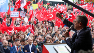 Özgür Özel Avrupa'nın göbeğinde Avrupalı liderleri eleştirdi