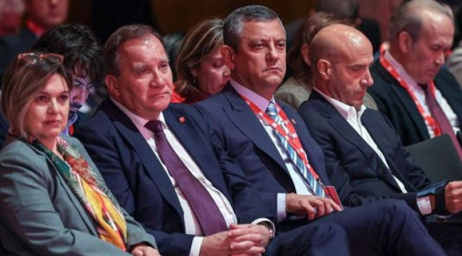 Özgür Özel, Hollandada kongreye katıldı