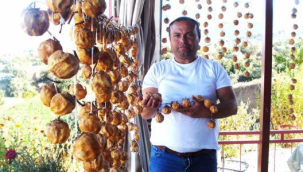 Sarıgöl'de balkonlar cennet elmasıyla renklendi 