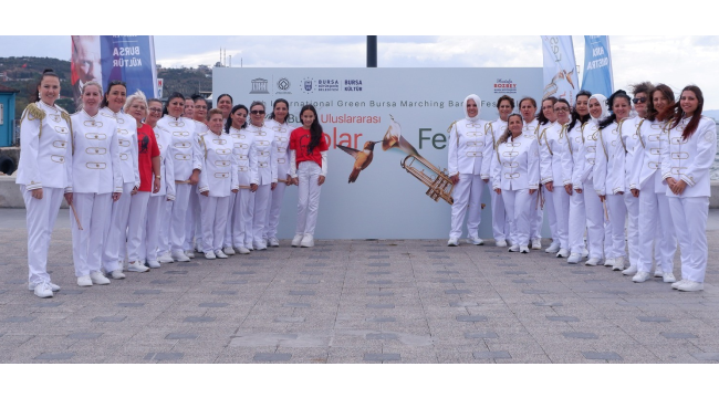 Susurluk belediyesi Cumhuriyet kadınları bandosu Uluslararası Bursa bandolar festivaline katıldı