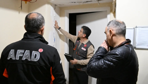 Vali Özkan deprem incelemesi için Gördes'te