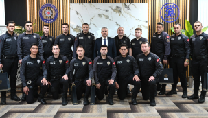 Yangın söndüren TOMA operatörleri personeline hediyeleri verildi