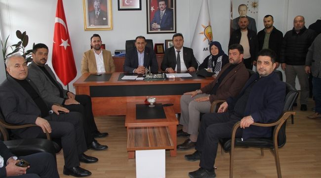 AKP 17 ilçe başkanları Kula'da toplandı