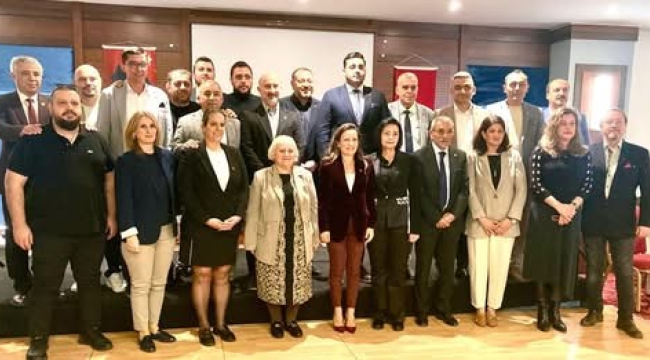 Basınla tanışma toplantısına 14 CHP'li yönetici katılmadı