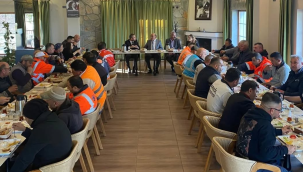 Başkan Akdeniz temizlik işçileri kahvaltıda buluştu 