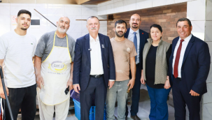 Başkan Balaban Yenimahalle'de esnaf ziyaretine çıktı