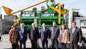 Başkan Dutlulu tohum eleme makinasını Selendi ziraat odasına teslim etti