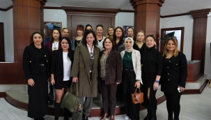 Başkan Gençay"Üreten kadın kentine güç katar"