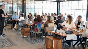 Başkan Kayserili belediyede çalışan öğretmenlerin gününü kutladı