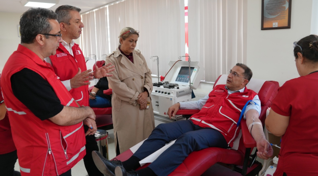 Başkan Turgut kan bağışında bulundu