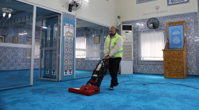 Belediye camileri temizledi