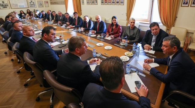 CHP'de il belediye başkanları toplantısı