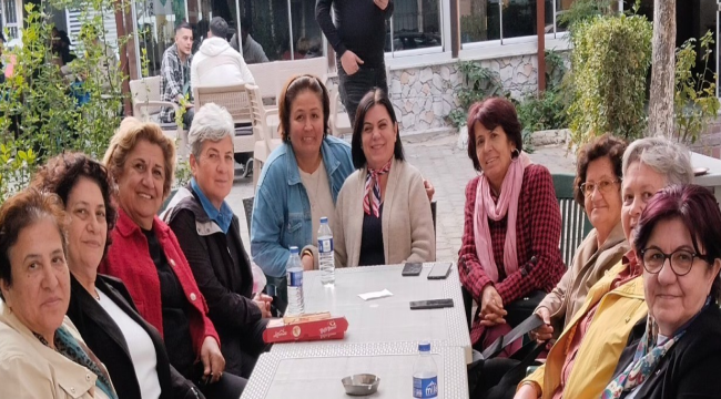 CHP eski kadın kolları il başkanı Uysal ve arkadaşları biraraya geldi