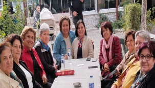 CHP eski kadın kolları il başkanı Uysal ve arkadaşları biraraya geldi