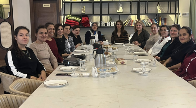 CHP'li kadınlar Sarıgöl için sahada