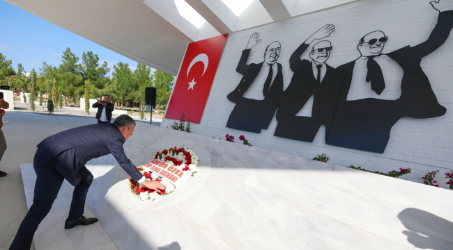 CHP lideri Özel Kıbrıs'ta