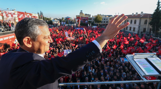 Özel'den sivil anayasa açıklaması: Partileri millet açar, millet kapatır