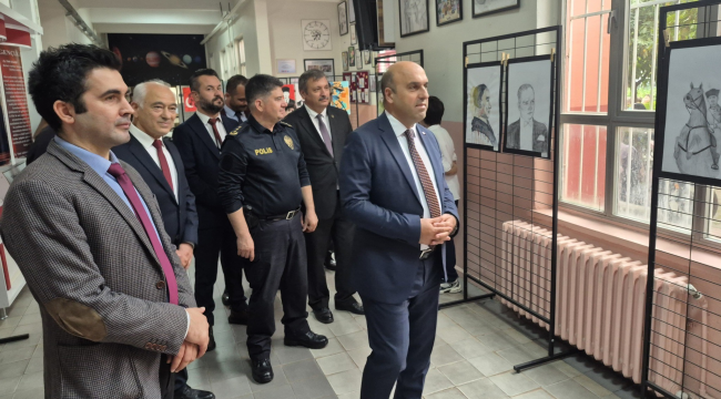 "Çizgilerimizle Atatürk" sergisi açıldı