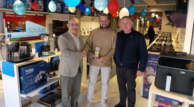 Demirci ticaret ve sanayi odasından vergi rekortmenlerine plaket