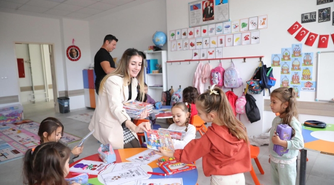 Didim'in Renkler kitabı minik öğrencilerle buluştu