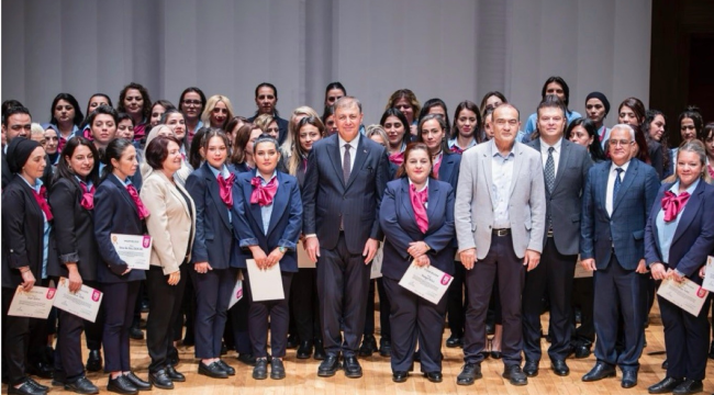 İzmir büyükşehirde kadın sürücü sayı 290'a ulaştı