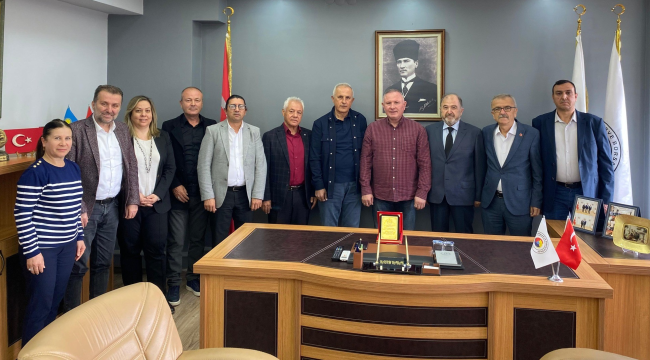 İzmir Demircililer Kültürümüzü Geliştirme Derneği yönetimi TSO'yu ziyaret etti