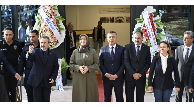 İzmirlioğlu kütür bilim ve teknoloji merkezi açıldı