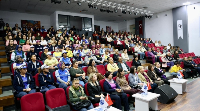 Kadın paneline koşan başkan Gençay''şiddet kader sessizlik ise çözüm değildir''