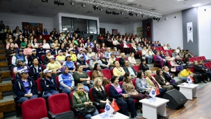 Kadın paneline koşan başkan Gençay''şiddet kader sessizlik ise çözüm değildir''