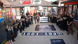 Kreş öğrencileri "60 kalp 1 Atatürk" adlı anma etkinliğine düzenledi