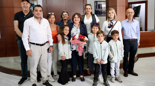 Küçük yelkencilerden,başkan Gençay'a anlamlı ziyaret