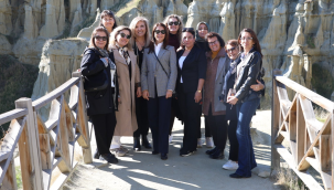 Kula'da buluşan belediye başkan eşleri gönüllü turizm elçisi oldu