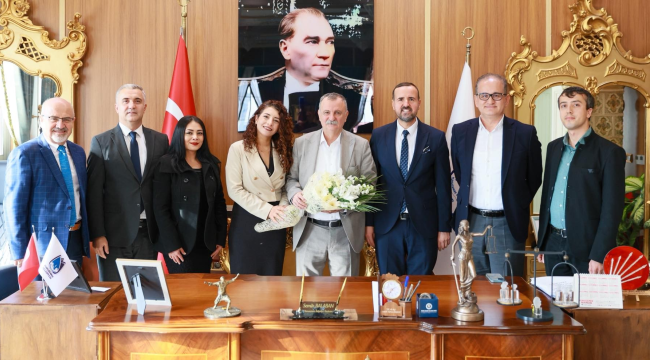 Manisa turizm işletmecileri derneği yönetimi başkan Balaban'ı ziyaret etti