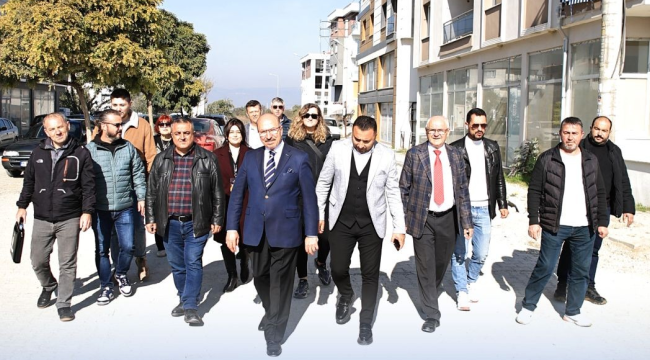 MESO başkanı Akyüz Muradiye'de esnafları ziyaret etti