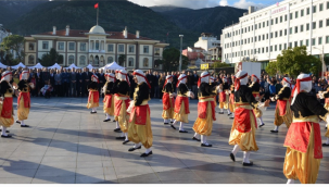 Öğretmenler günü kutlamaları renkli görüntülere sahne oldu