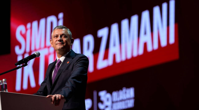 Özgür Özel bir yılda üçüncü kez genel başkan seçildi